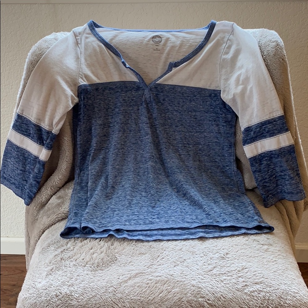 Open neck cropped long sleeve t shirt